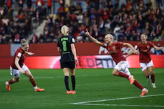 Pernille Harder entscheidet das Spitzenspiel