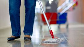 Putzfirmen sollen Angestellte ausgebeutet und Geld unterschlagen haben