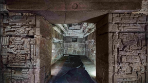 Arch&auml;ologen legen reich verzierte Zapoteken-Grabkammer frei