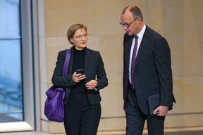 Gr&uuml;ne verlangen von Merz Klartext in Peking