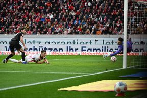 Ex-Gladbacher Ginter schie&szlig;t seinen fr&uuml;heren Club in den Abstiegskampf