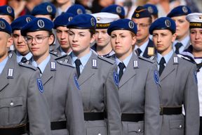 Zahl minderj&auml;hriger Soldaten bei der Bundeswehr steigt auf Rekordwert