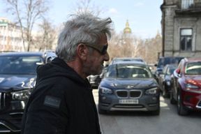 Sean Penn verpasst die Oscars, weil er in der Ukraine ist