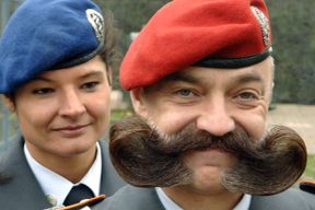 Wehrbeauftragter fordert neuen Haar- und Barterlass f&uuml;r Truppe