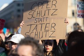 Gr&uuml;ne legen eigenen Gesetzentwurf zu digitaler Gewalt vor