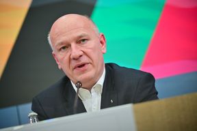 Berlins B&uuml;rgermeister Wegner bittet f&uuml;r Kommunikation um Entschuldigung
