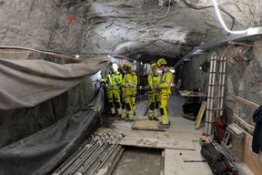 Forschende l&ouml;sen Erdbeben in Schweizer Felslabor aus