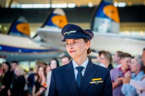 So sehen die neuen Lufthansa-Uniformen aus