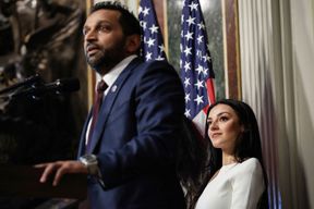 FBI hat offenbar gegen Journalistin ermittelt, die &uuml;ber die Freundin des FBI-Chefs schrieb