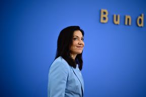 Reiche verteidigt umstrittene Pl&auml;ne zur Energiewende