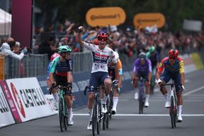 Massensturz bei Giro-Auftaktetappe &ndash; Franzose Magnier gewinnt