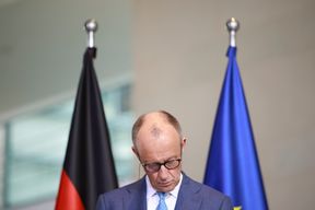 Zustimmungswerte von Kanzler Merz erreichen Tiefstand